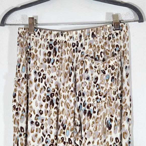 Olivaceous Cream Leopard Print Cropped Joggers with Raw Edge Accents Size Small - Picture 6 of 10